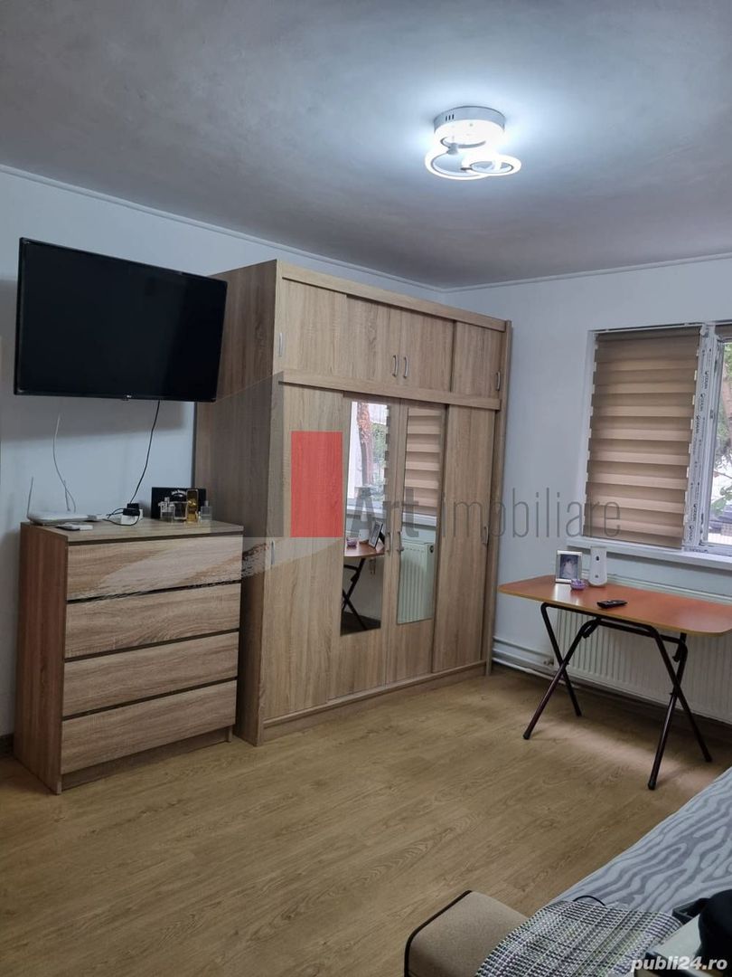Vanzare 2 camere Piata Resita - Poză 3