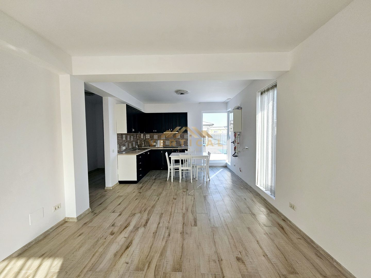 Casa parter de inchiriat cu 3 camere - comuna Berceni - Poză 9