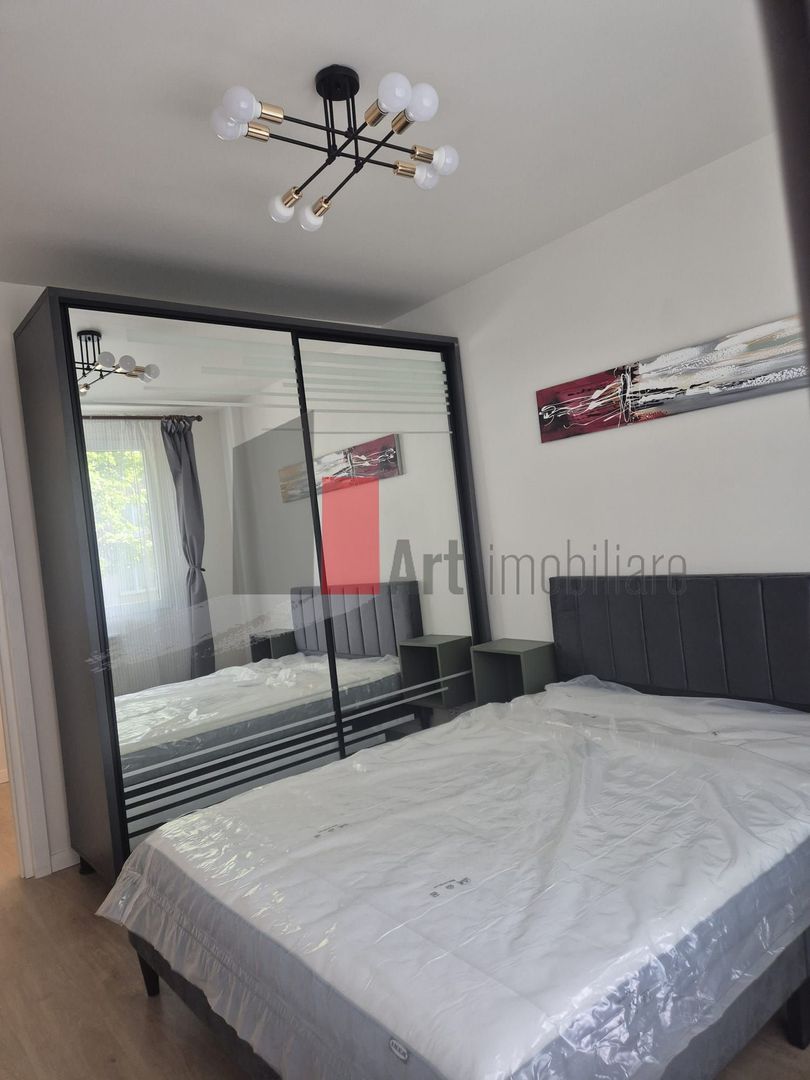 Inchiriez apartament 4 camere, complet renovat, - Poză 13
