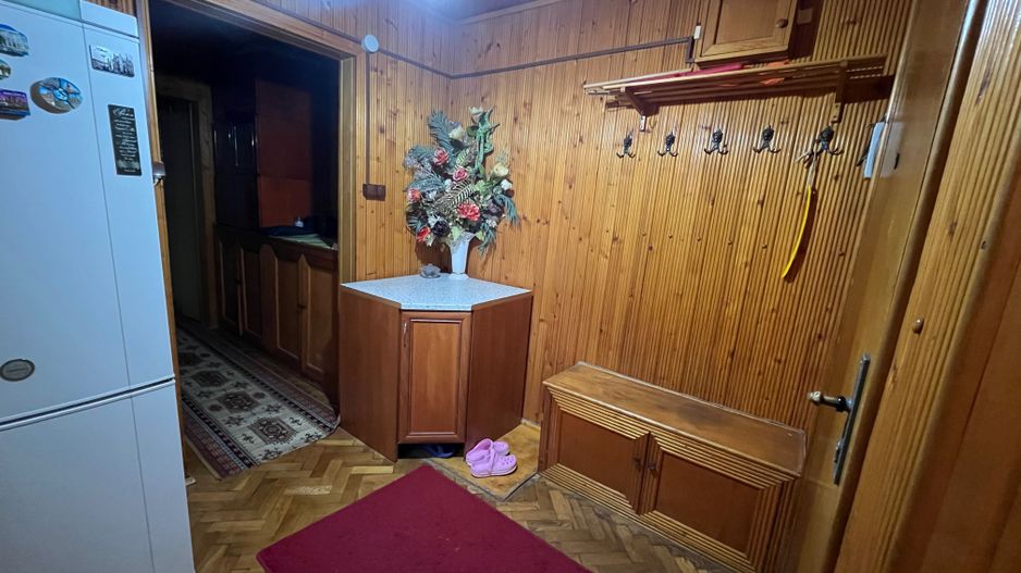 De vanzare - Apartament 3 camere si balcon spatios, decomodat - zona Lipovei - Poză 2