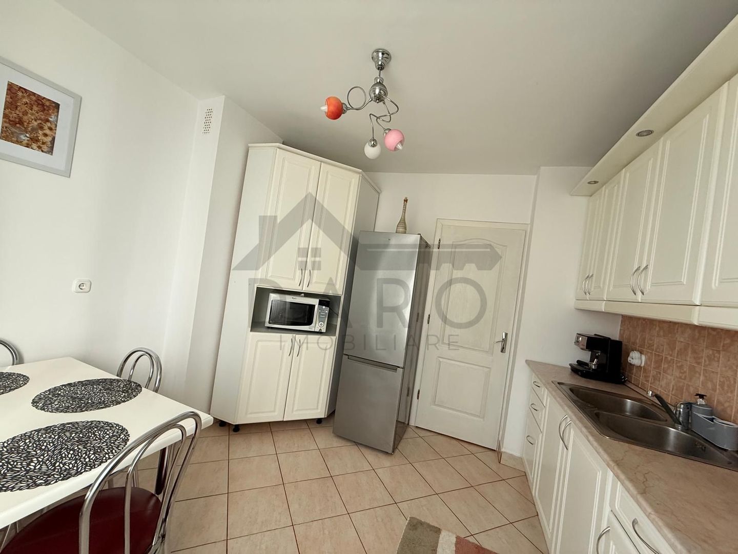 Închiriez apartament cu 2 camere in Tg Mureș, zonă centrală - Poză 3