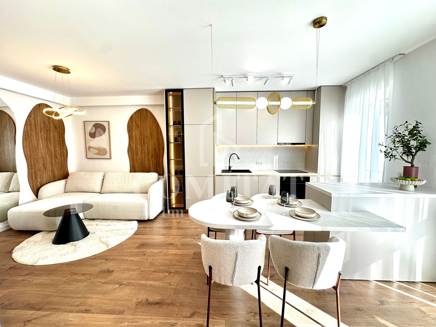Apartament ultrafinisat | Etaj intermediar | Zona str Tineretului - Poză 1