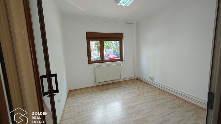 Spatiu cu utilitati multiple, situat in Micalaca - Poză 3