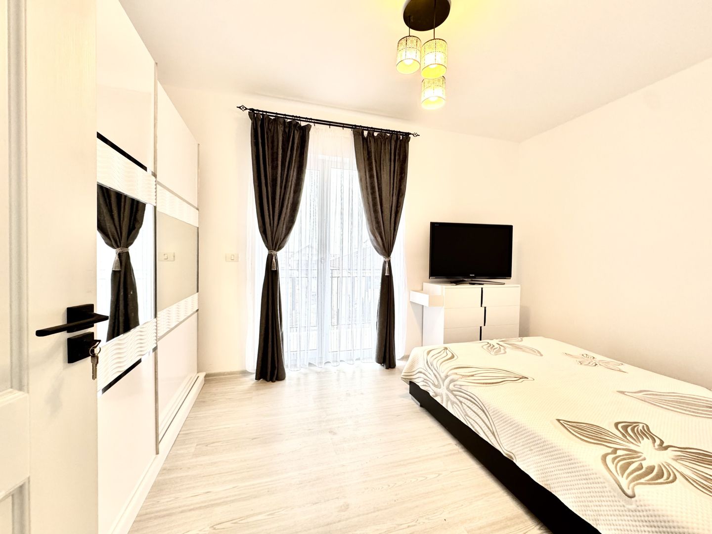 Luminos și modern: Apartament cu 3 camere în Braytim - Poză 18