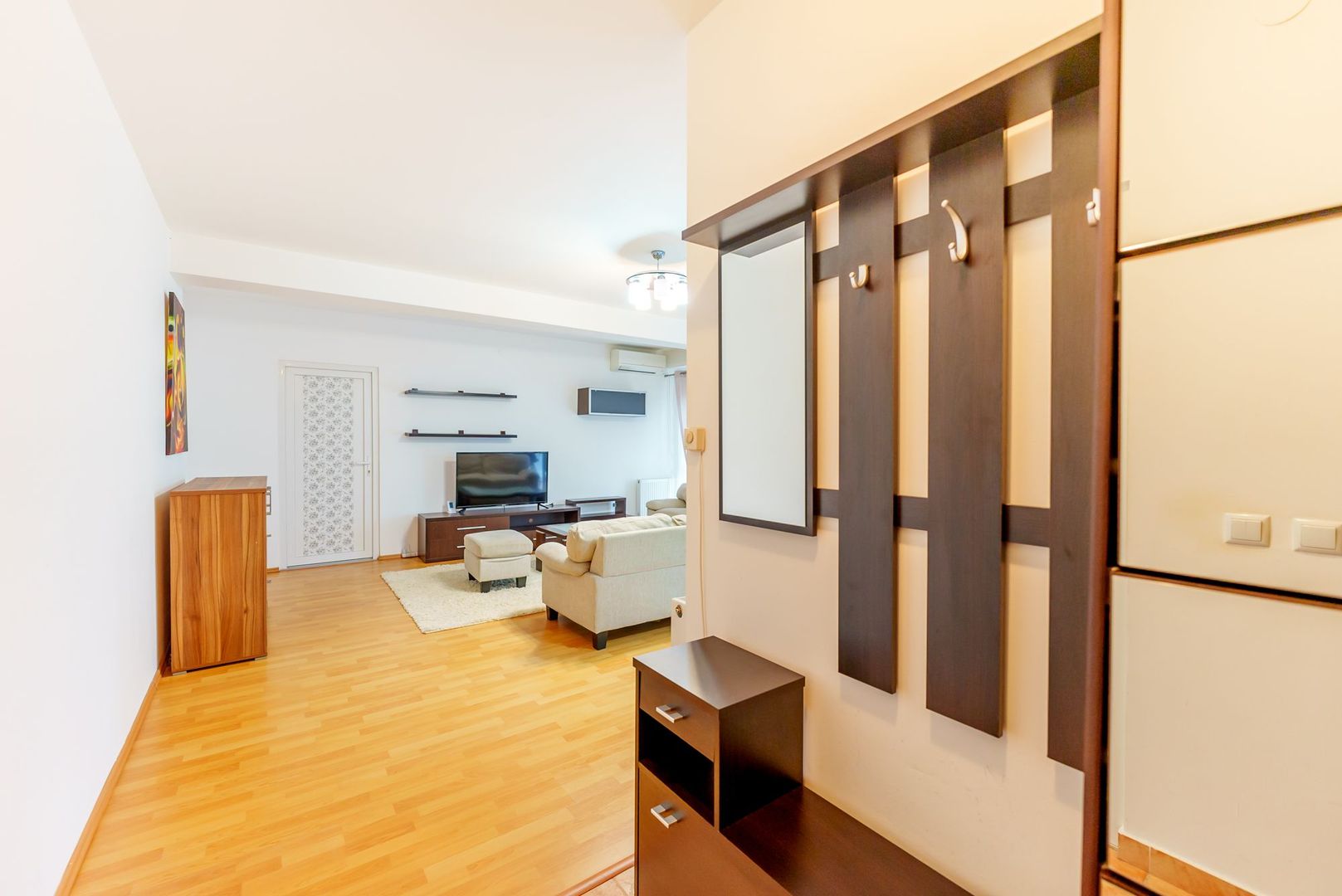 Apartament modern, pe Voinicilor - Poză 2