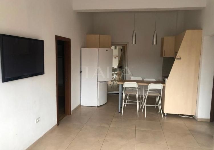 Apartament 3 camere parter vilă — Grigorescu, zonă liniștită. - Poză 1