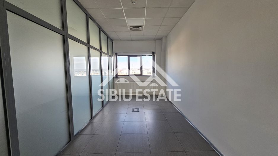 Spatiu de birouri de inchriat locatie centrala si vizibilitate buna - Poză 21