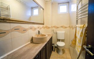 Pensiune cu 12 camere in Baile 1 Mai - Poză 14