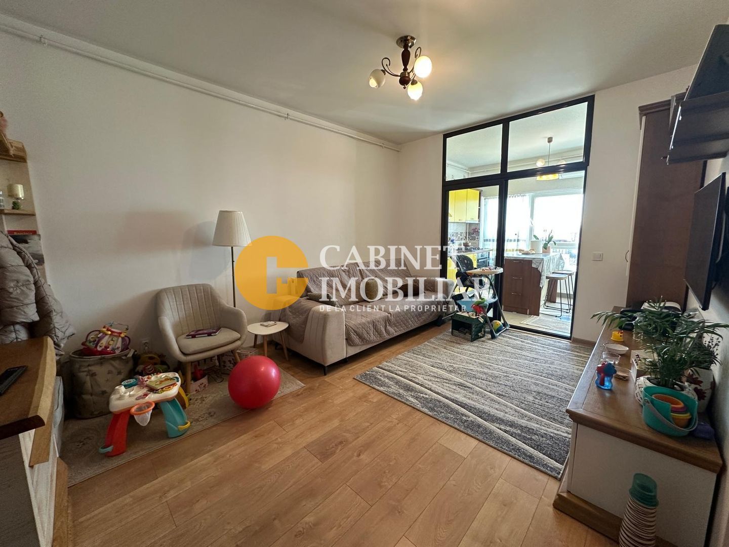 Apartament 3 camere DECOMANDAT - PACURARI - Poză 2