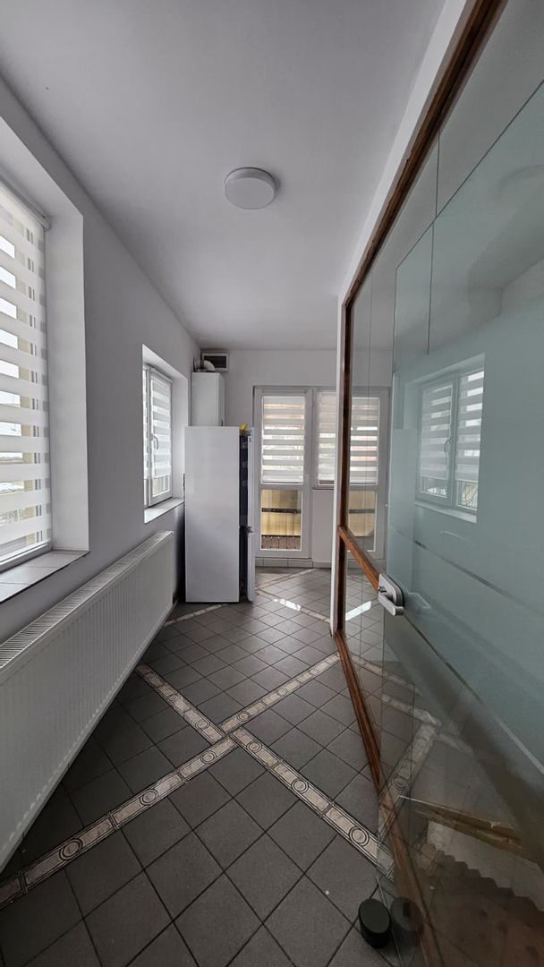 Apartament cu 3 camere la vila pe Bdul Victoriei Sibiu - Poză 7