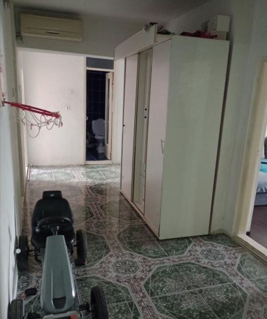 4camere decomandat ,3balcoane , stradal - Poză 8