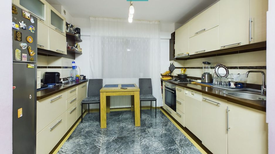 Apartament cu 2 camere decomandat zona Intim - Poză 11