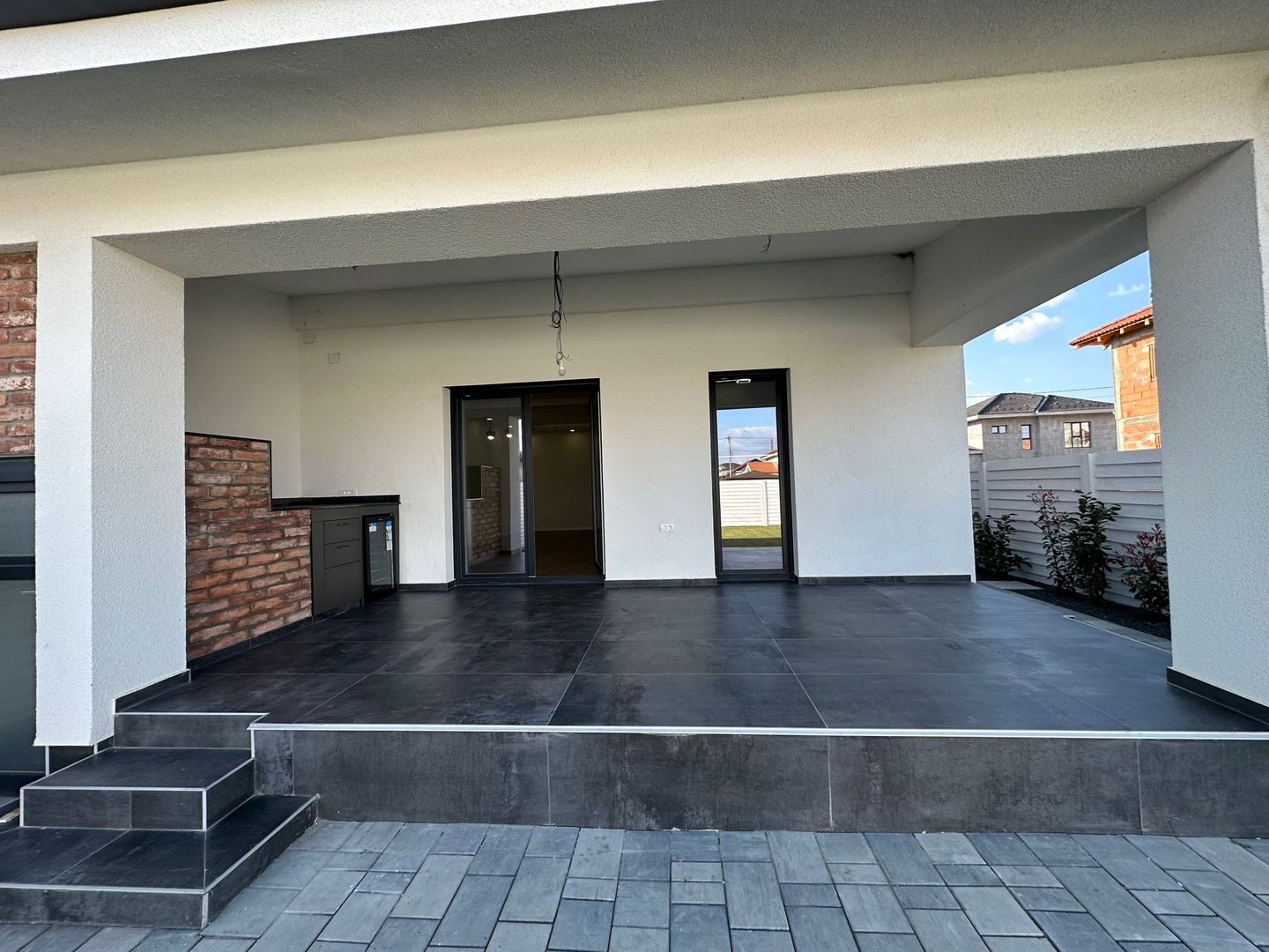 Duplex deosebit cu garaj și subsol - Poză 3