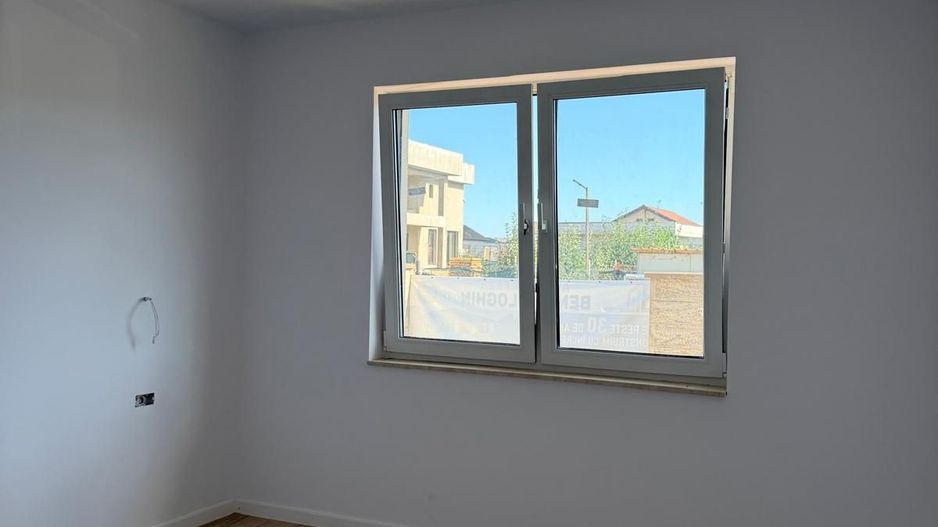 Casa de vanzare pe un singur nivel zona ORIZONT pret 220 negociabil - Poză 2