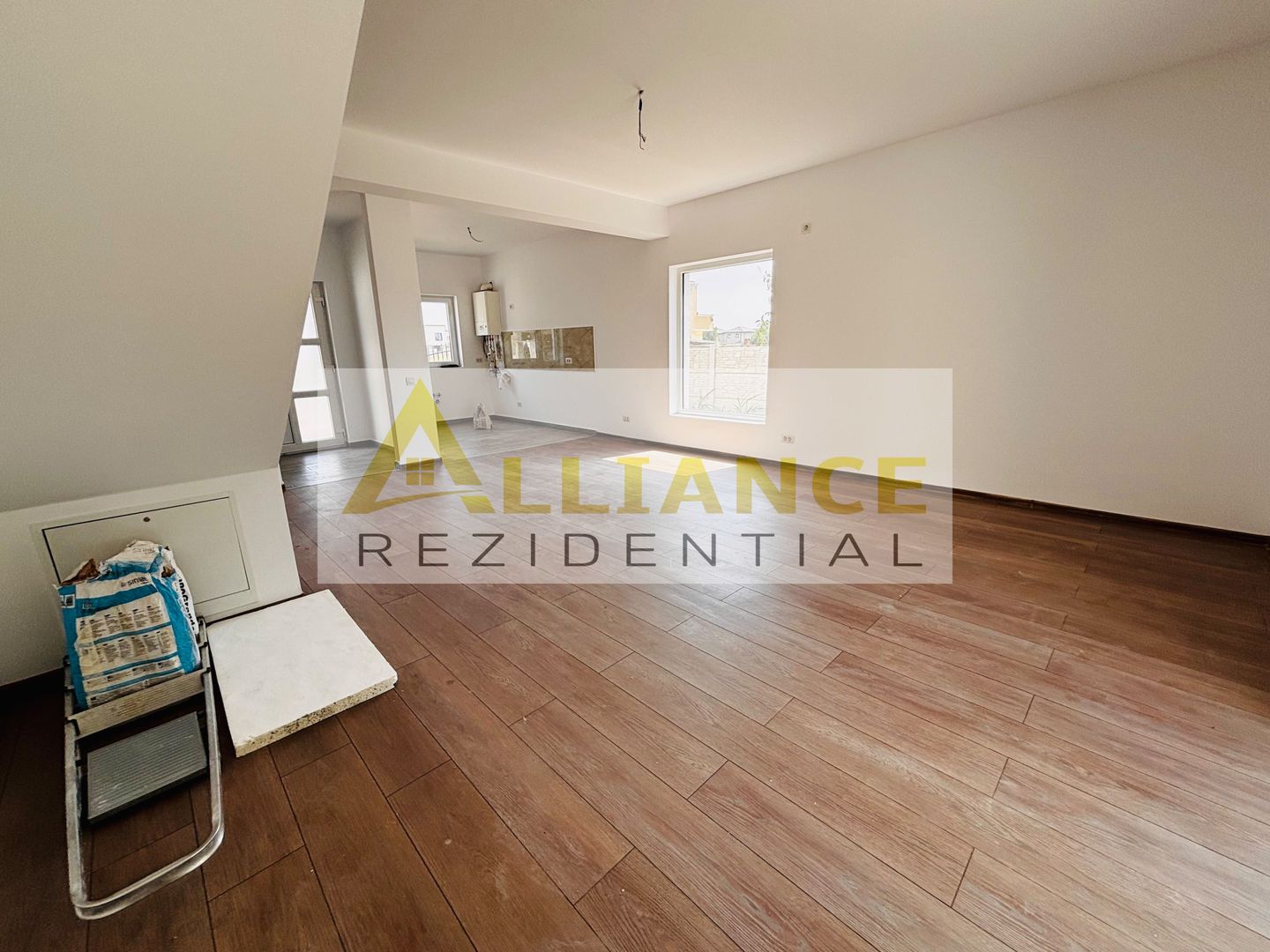 Casa tip duplex , 4 camere , 3 băi , 120 mp utili ! - Poză 4