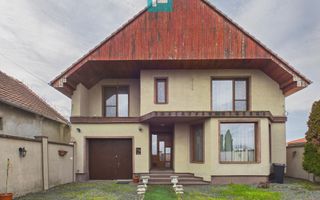 Casă spațioasă în Sântana - Poză 1