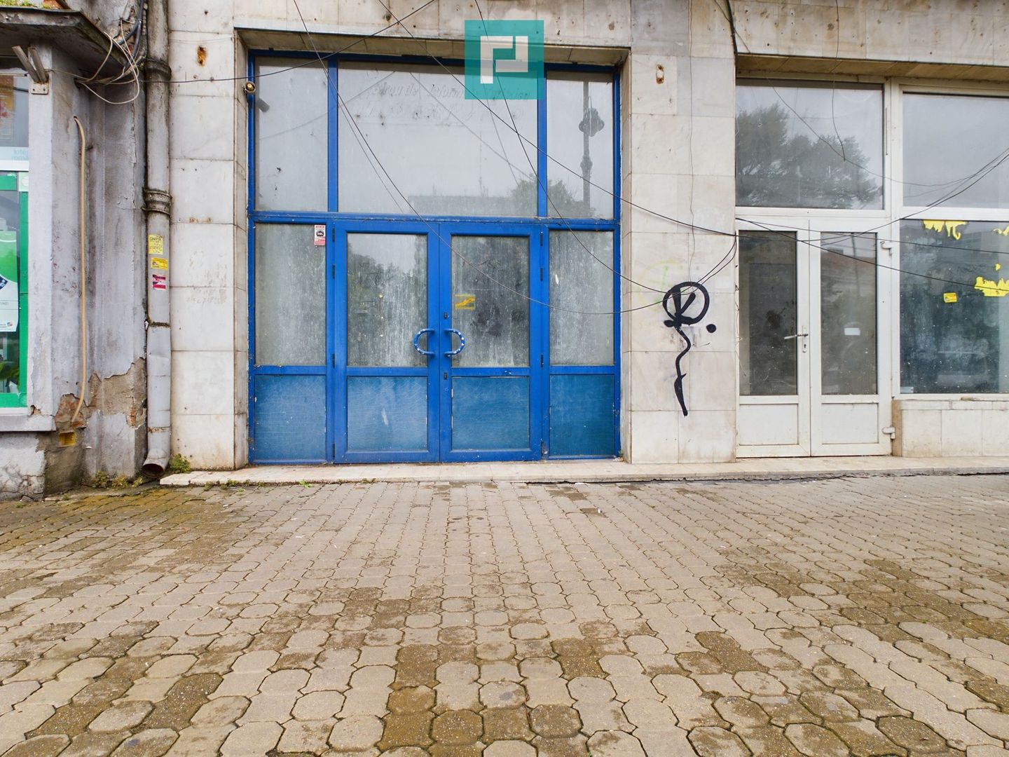 Spațiu comercial 53 mp pe Bulevardul Revoluției - Poză 1