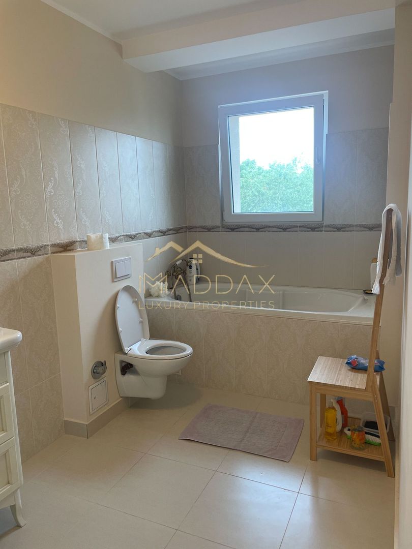 Vila Paradisul Verde ,  vedere  spre lac  **** curte 700 mp - Poză 19