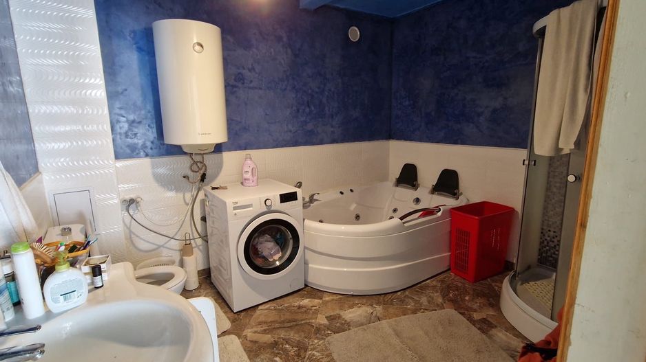 SE VINDE -proprietate cu posibilitati multiple în Fălticeni - Poză 14