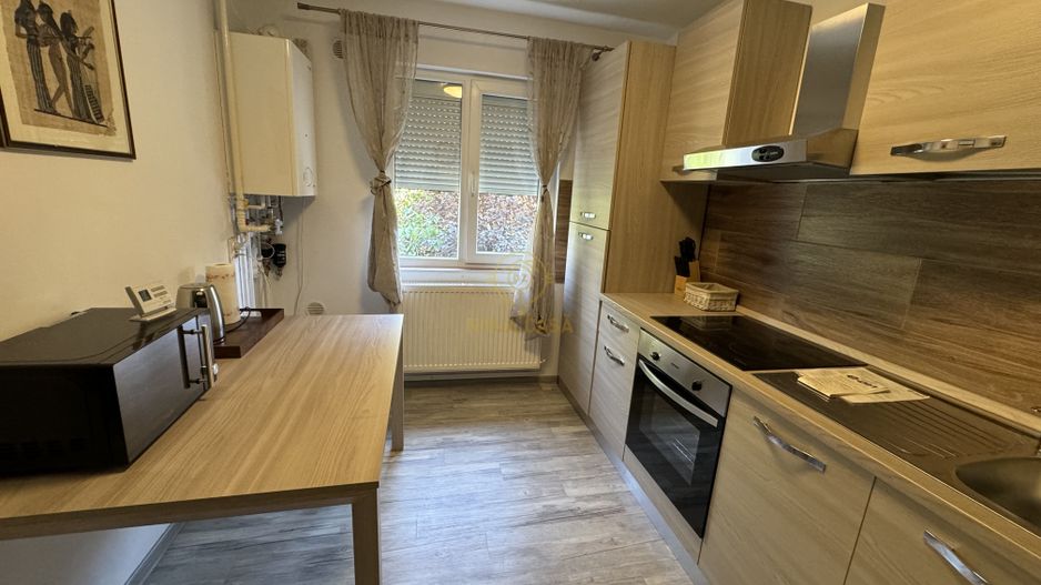 De vanzare Apartament 2 camere / Etaj 2 Baia Mare - Poză 2