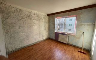 Apartament 4 camere / et3/ 63.3mp in zona Alexandru - Poză 2