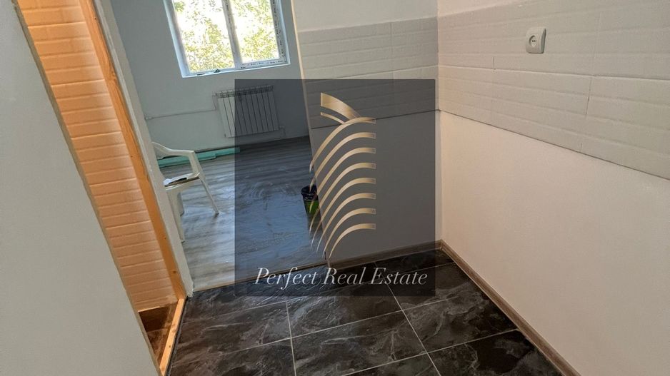 Garsonieră renovată – Zona CET, aproape de piață – Etaj 1/4 – 31000€ - Poză 1