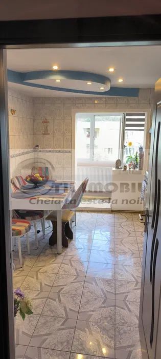 Apartament 3 camere, decomandat, 2 bai, 82mp, Poitiers - Poză 3
