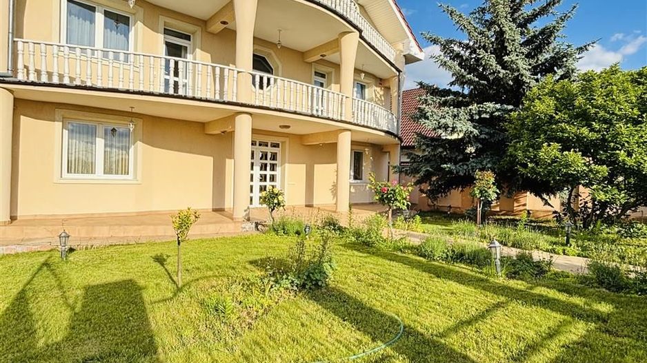 VILA CU 14 CAMERE SI 3405 MP TEREN IN SANMARTIN - Poză 1