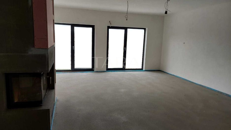 Casa cu 4 camere de vanzare in Sannicoara - Poză 1