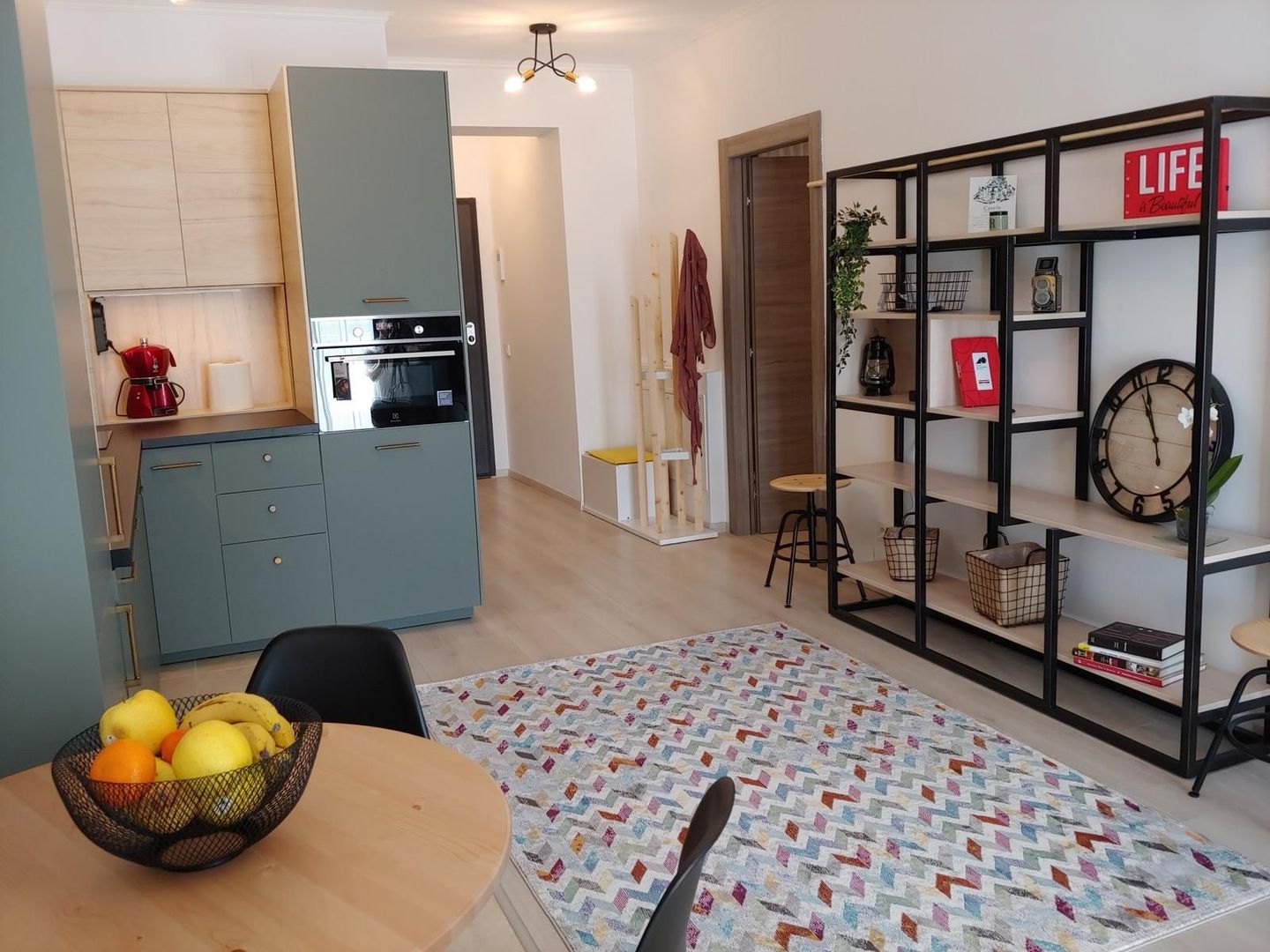 Închiriere  apartament 3 camere SoHo + loc parcare cu statie electrica - Poză 1