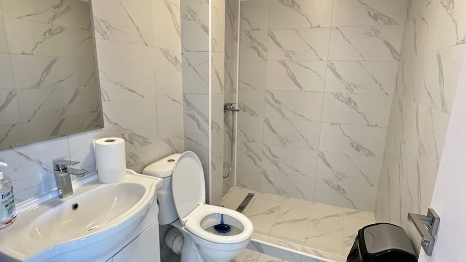 Studio Otopeni la parter, ideal business, include parcare - Poză 8