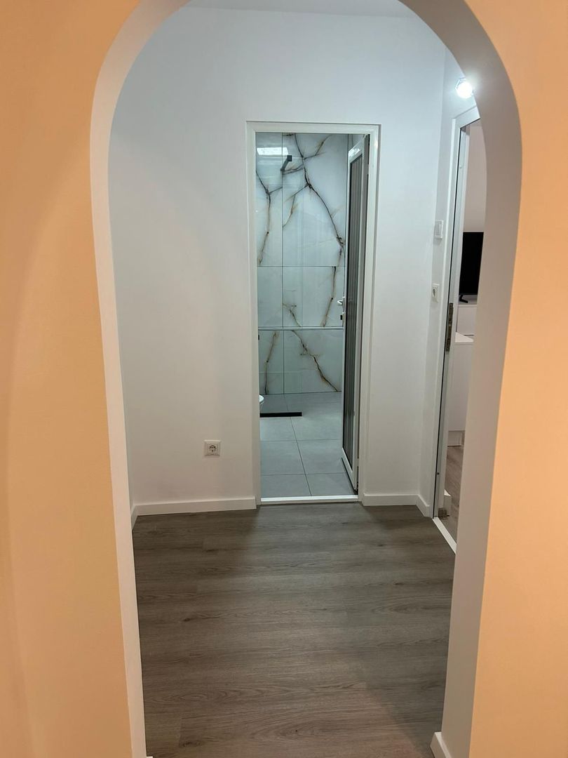 ageuropa.ro vinde apt. 4 cam. 78mp la etajul 2 în Micro 16. - Poză 3