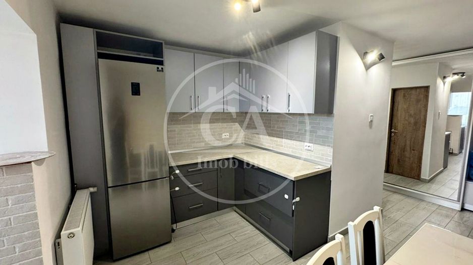 Apartament de închiriat cu 3 camere în zona Rogerius, Oradea - Poză 1