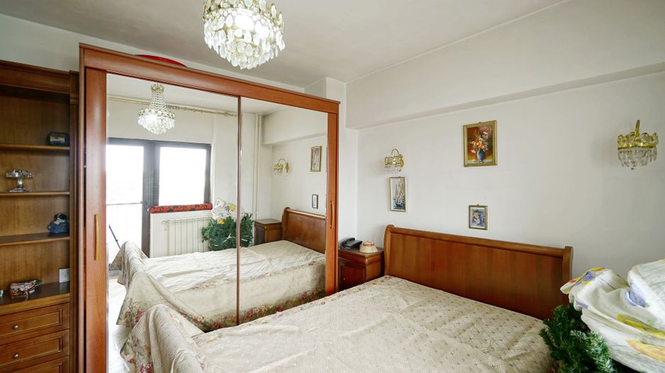 Apartament 5 camere in Piata Victoriei,bloc 1995 - Poză 9