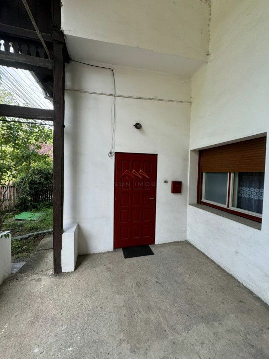 Apartament 3 camere in casa, central, terasa, garaj, gradina, Campina - Poză 1