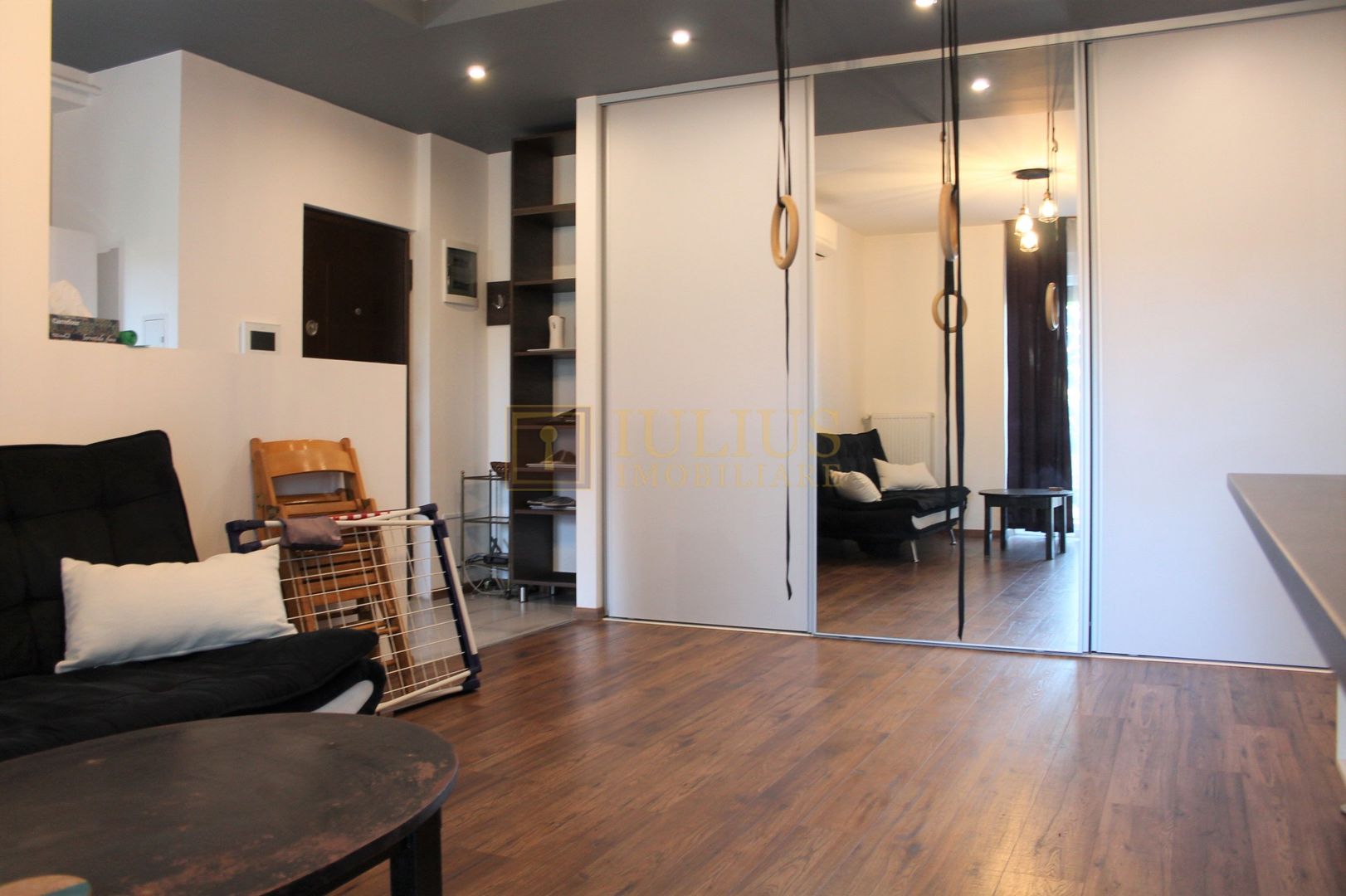 Apartament cu terasa la parter in complex, deosebit, zona linistita. - Poză 3