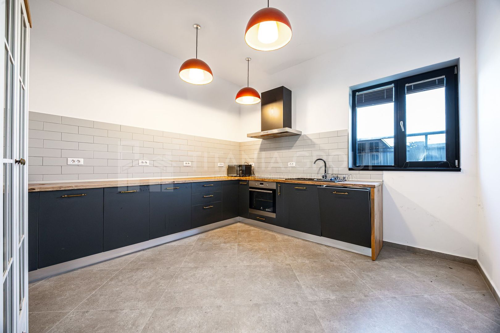 Vila 5 dormitoare | Pensiune | Proprietate versatilă în Marcus, Brașov - Poză 4