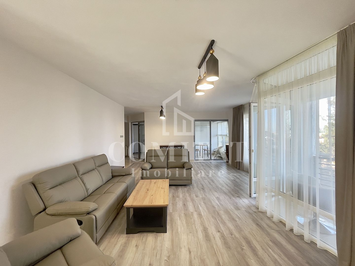 Apartament 4 camere confort lux zona Ramada Andrei Muresanu - Poză 4