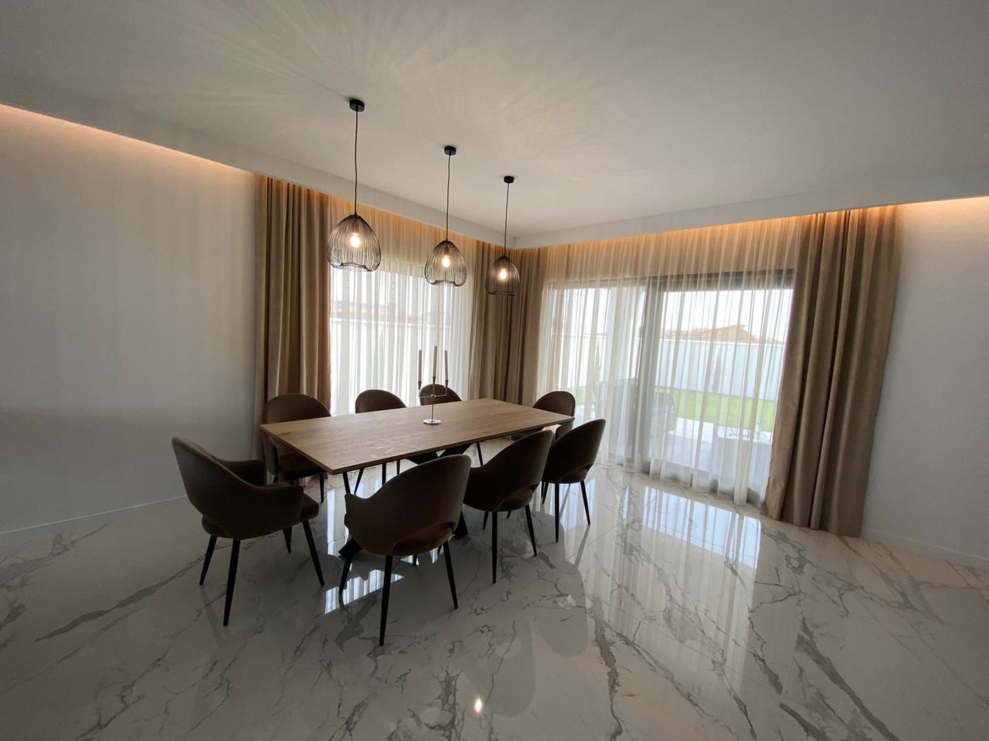 Premium! Vila de lux mobilata si uitlata . - Poză 3