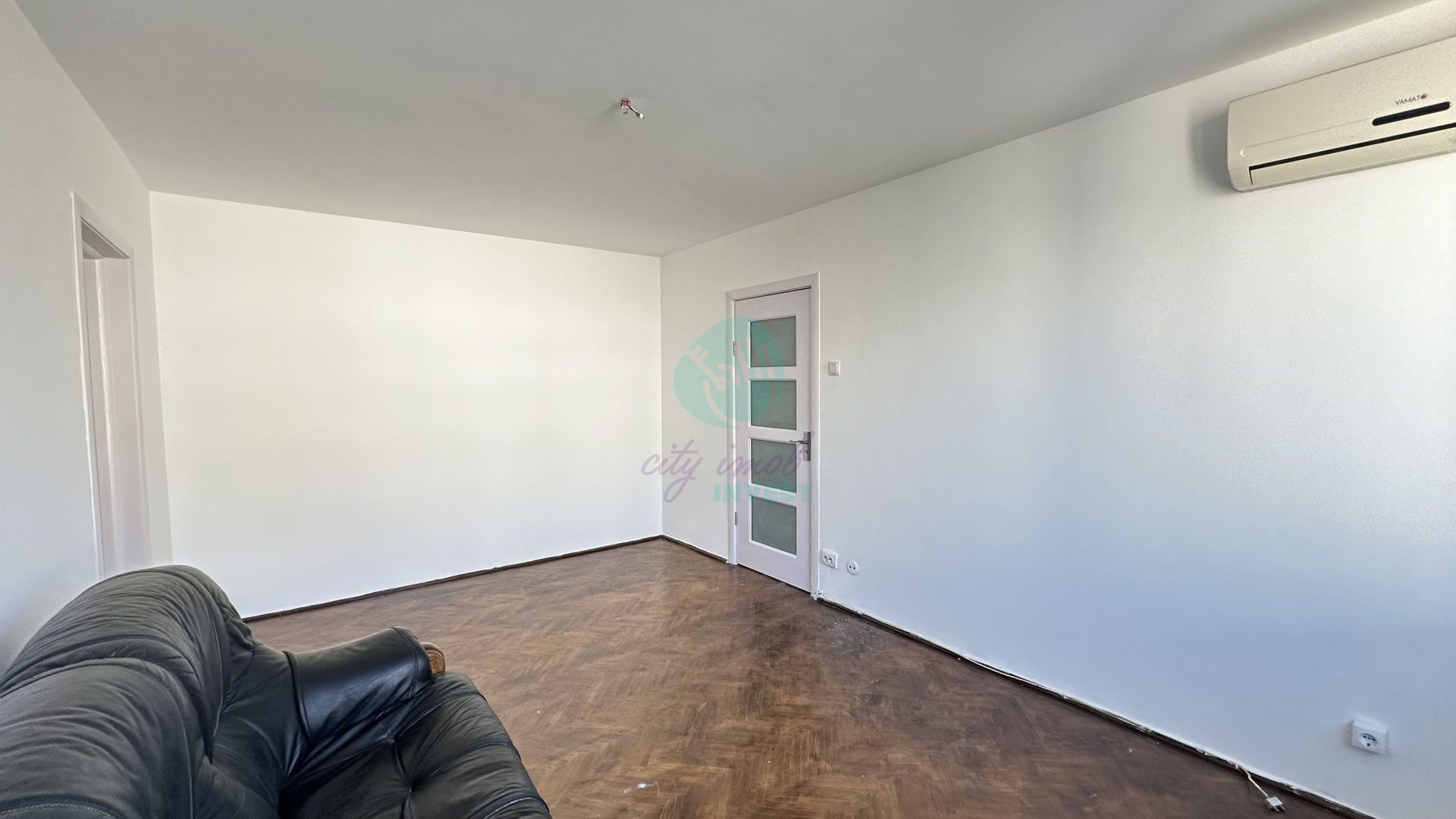 3 camere langa METROU - Poză 3