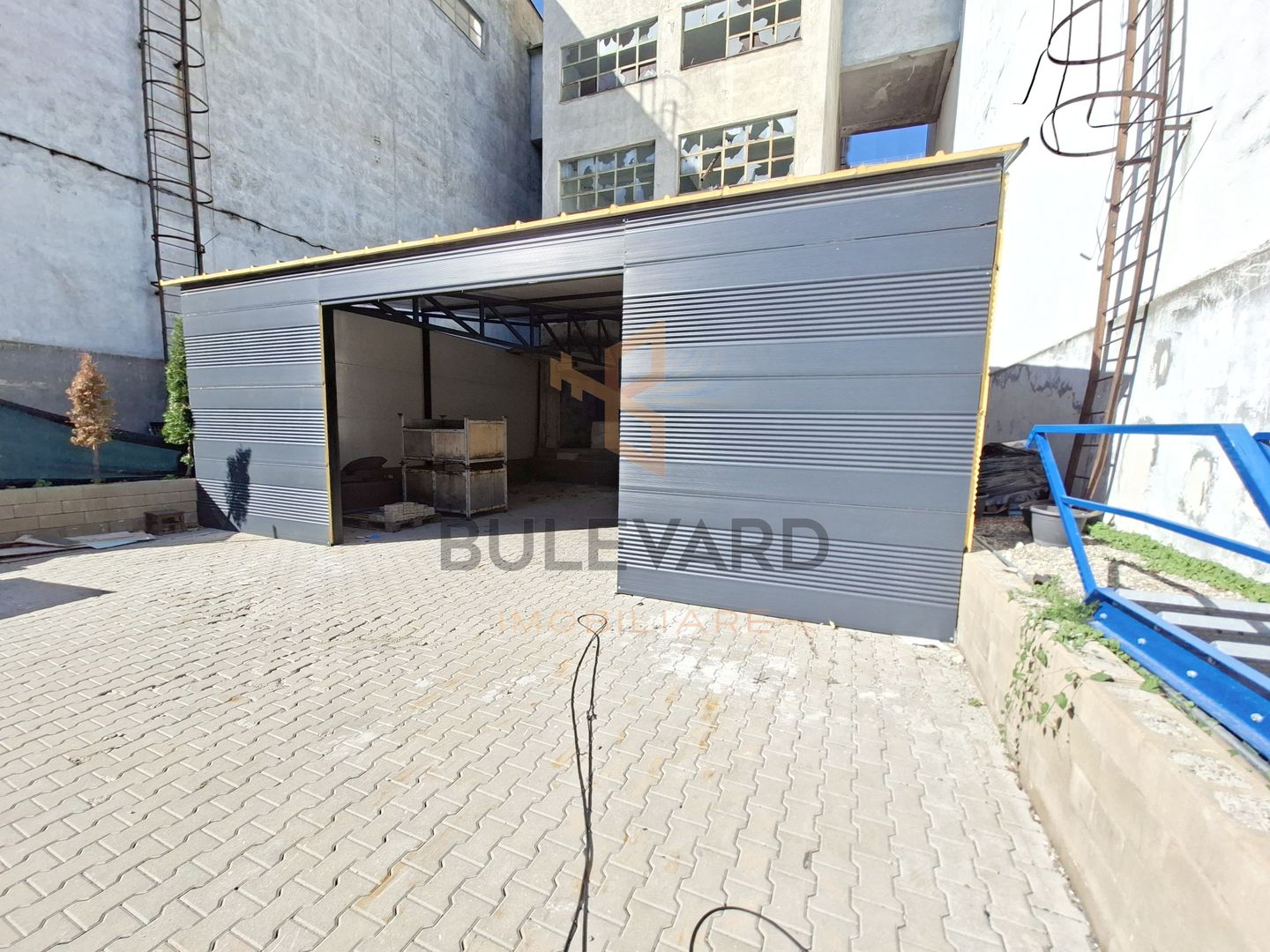 Spatiu industrial 90 mp + birou 15 mp de inchiriat in zona Calea Baciului! - Poză 2