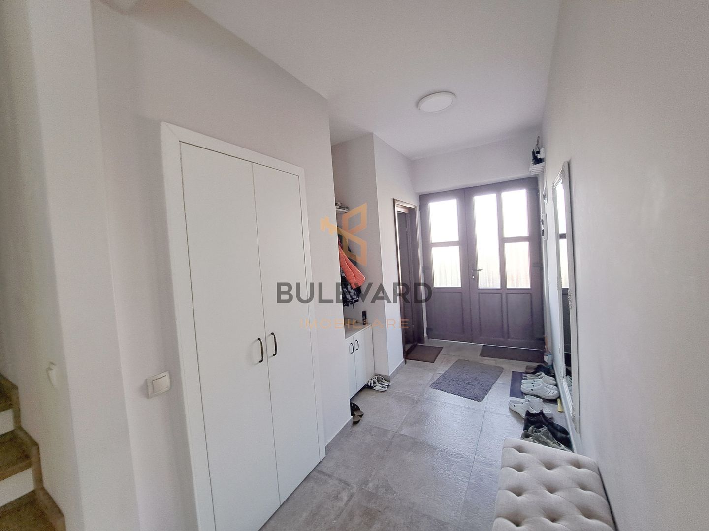 Casa tip duplex cu teren de  300 mp - Poză 10