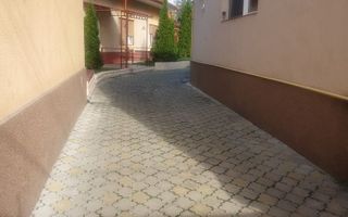 Vând 2 case cu aceasi intrare, Locația Satu Mare - Poză 1