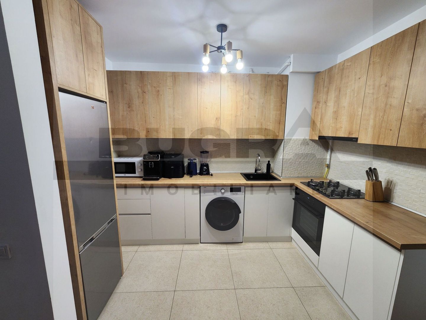 Apartament de 2 camere premium, 57mp, parcare, zona Piata 1 Mai - Poză 2