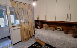 Apartament etaj 3/8 decomandat zona 1 Mai-Sara de vanzare - Poză 4