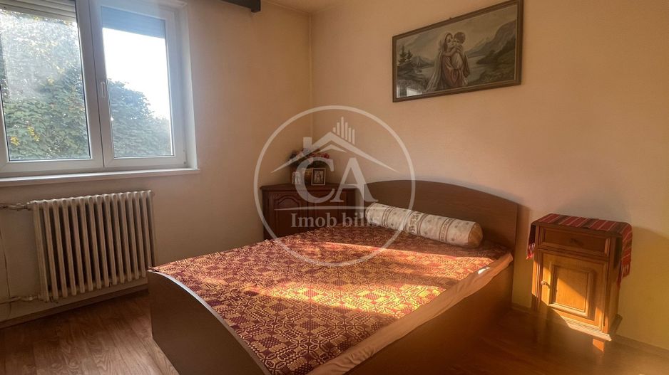 Apartament cu 3 camere de vânzare în zona Rogerius, Oradea - Poză 1