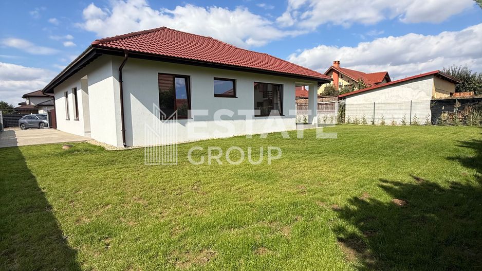 Duplex Mosnita Noua-finisat, curte amenajata - Poză 1