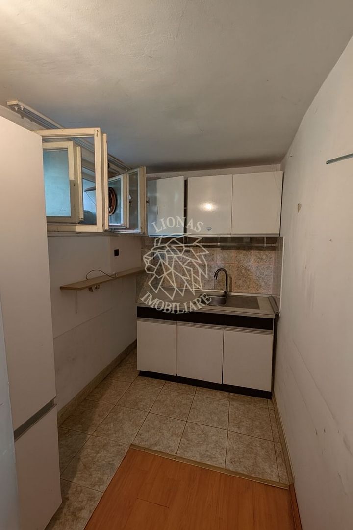 Spatiu comercial+Garsoniera 55,5 mp-parter-Zona Centrala - Poză 3