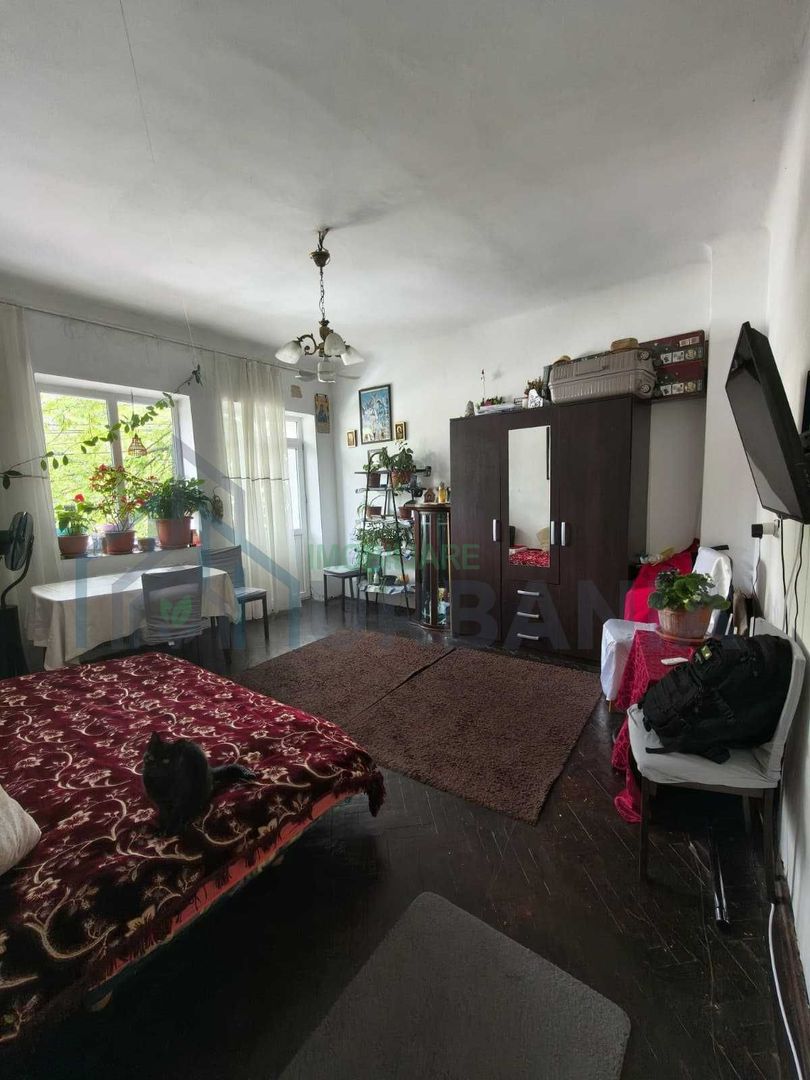 Apartament 3 camere, clădire istorică, centrul Iașului – 70 mp, potențial lux/business - Poză 1