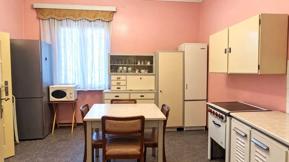 Apartament la casă cu curte proprie în zonă exclusivistă Sub Arini - Poză 5
